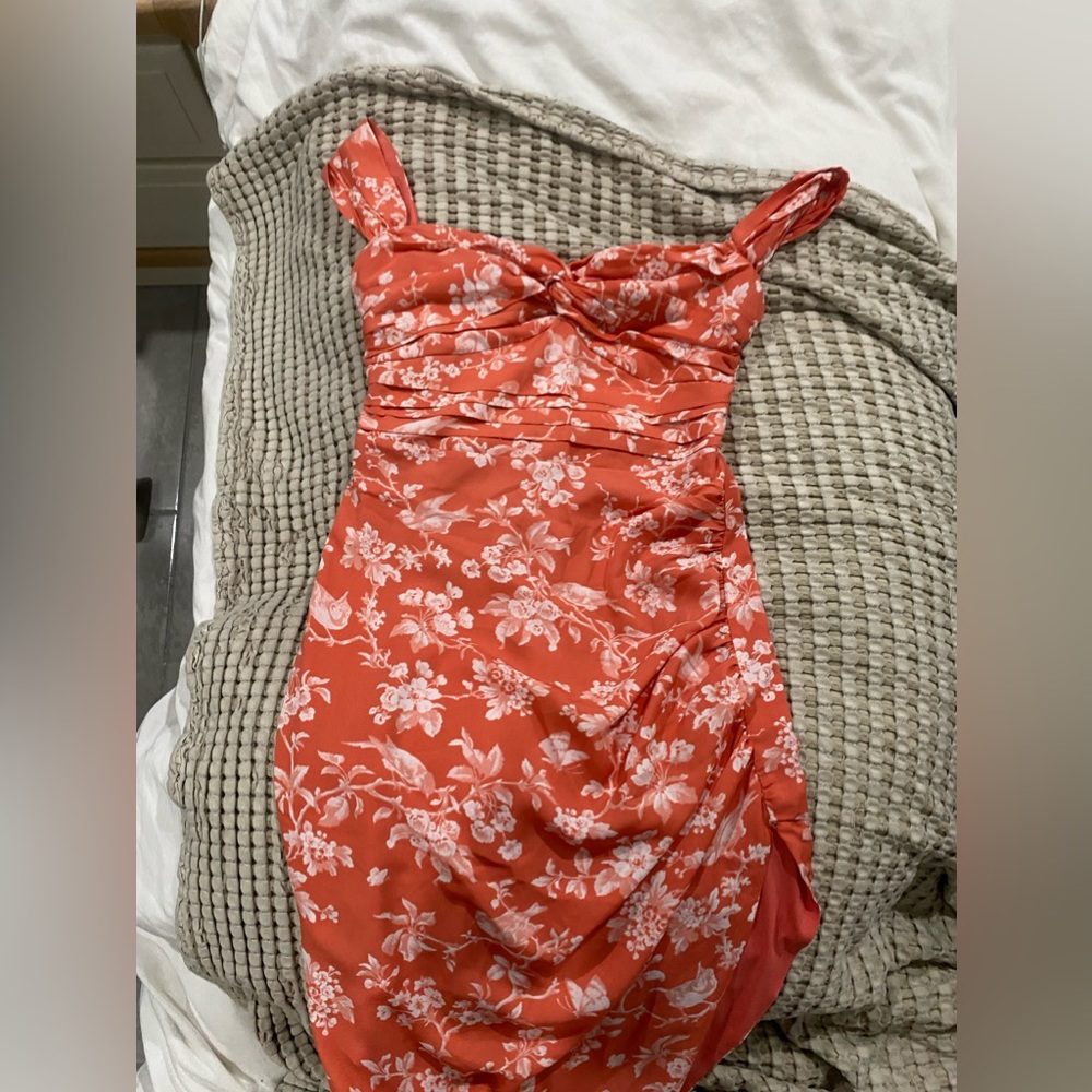 abercrombie fitch red white midi floral dress open leg off shoulder small fitted